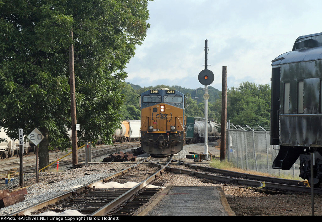 CSX 3265 will lead train F741-20 today